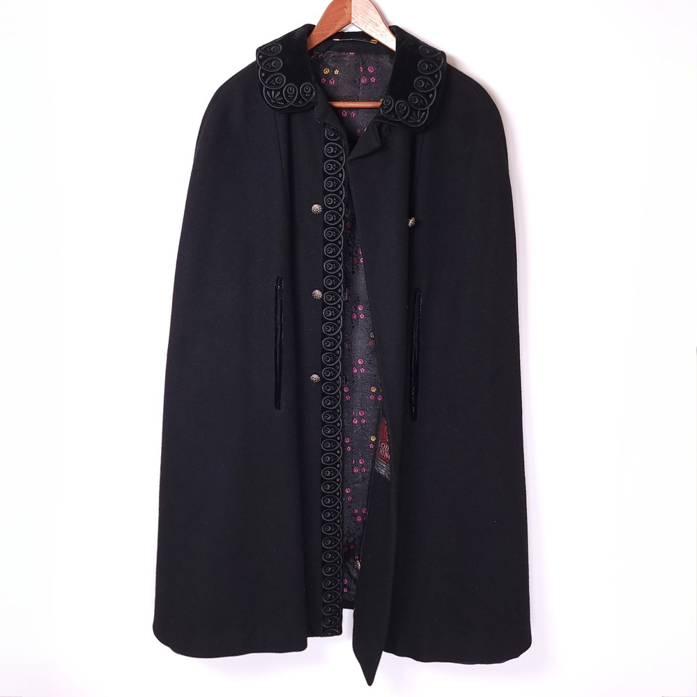 Loden King Vintage Black Wool Swing Cape‎ Alpine Embroidered Western Germany